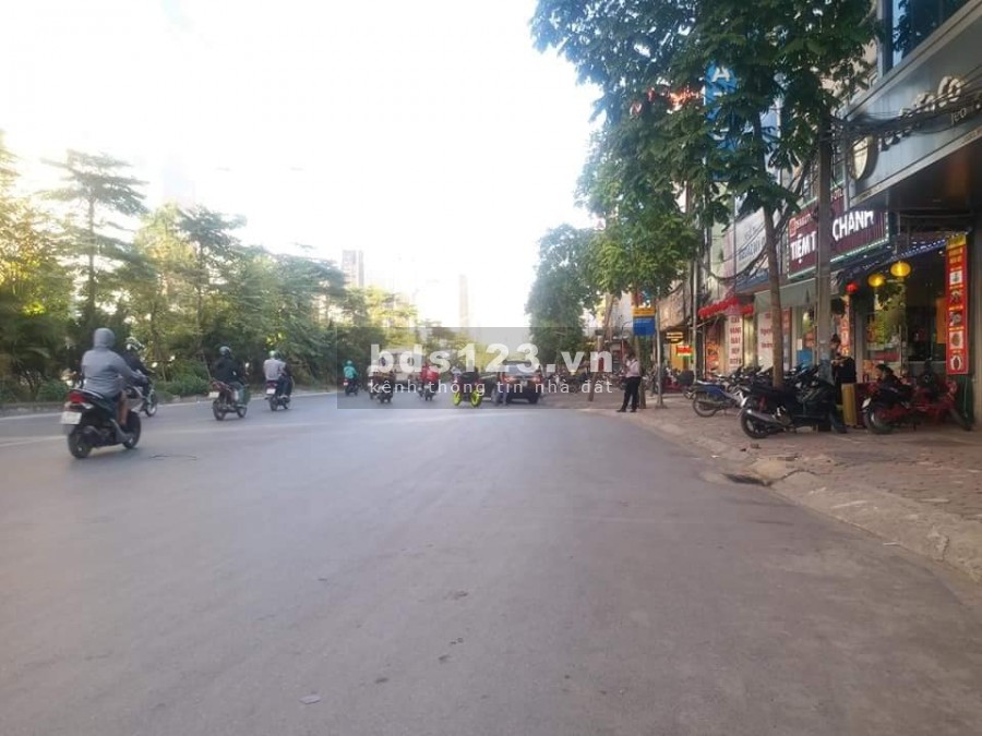 Siêu hiếm, Bán Đất Mặt Phố Nguyễn Hoàng, 480m2, 100 tỷ.