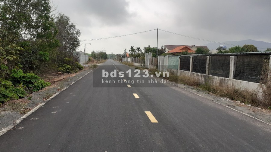 Bán 2 xào đất, mặt tiền đường nhựa, xã Long mỹ đất đỏ BRVT, LH: 0976048232