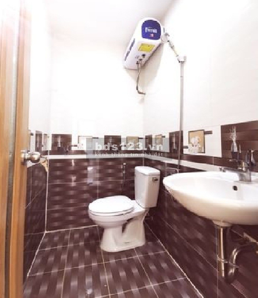 Bán gấp nhà Trần Nhân Tôn Phường 2 Quận 10 35m2 giá 4.1 tỷ
