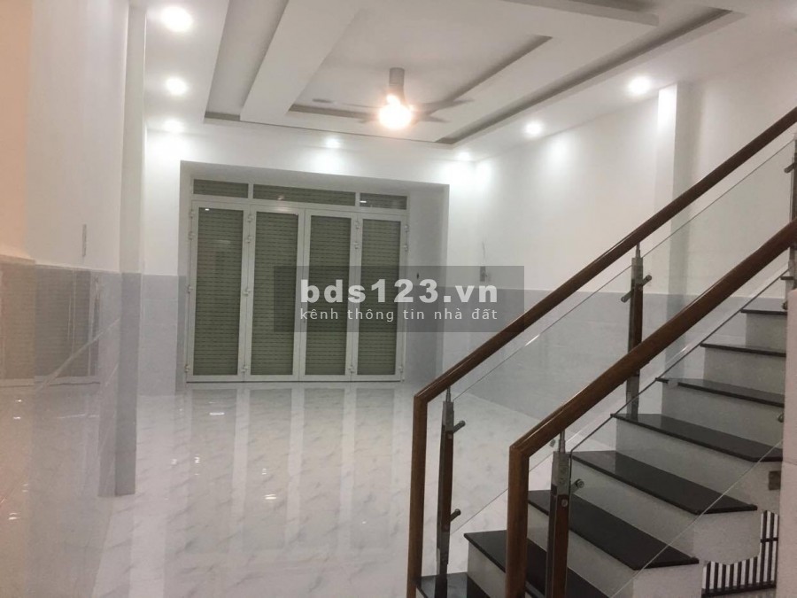 Nhà 40m2 (4x10), 3PN, Cách Mạng Tháng Tám, Quận 3, Giá 5 tỷ