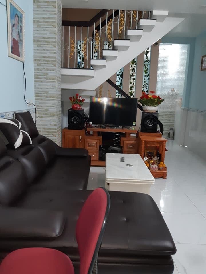 Bán nhà mới 3 tầng, mặt tiền chợ Trần Văn Quang, Tân Bình, 56m2 chỉ 6 tỷ 200