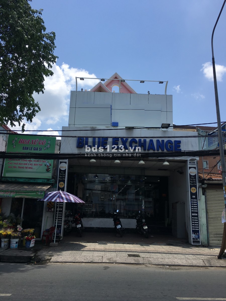 Mặt tiền đ.Phan Văn Trị + dt.5,6x27m trống suốt