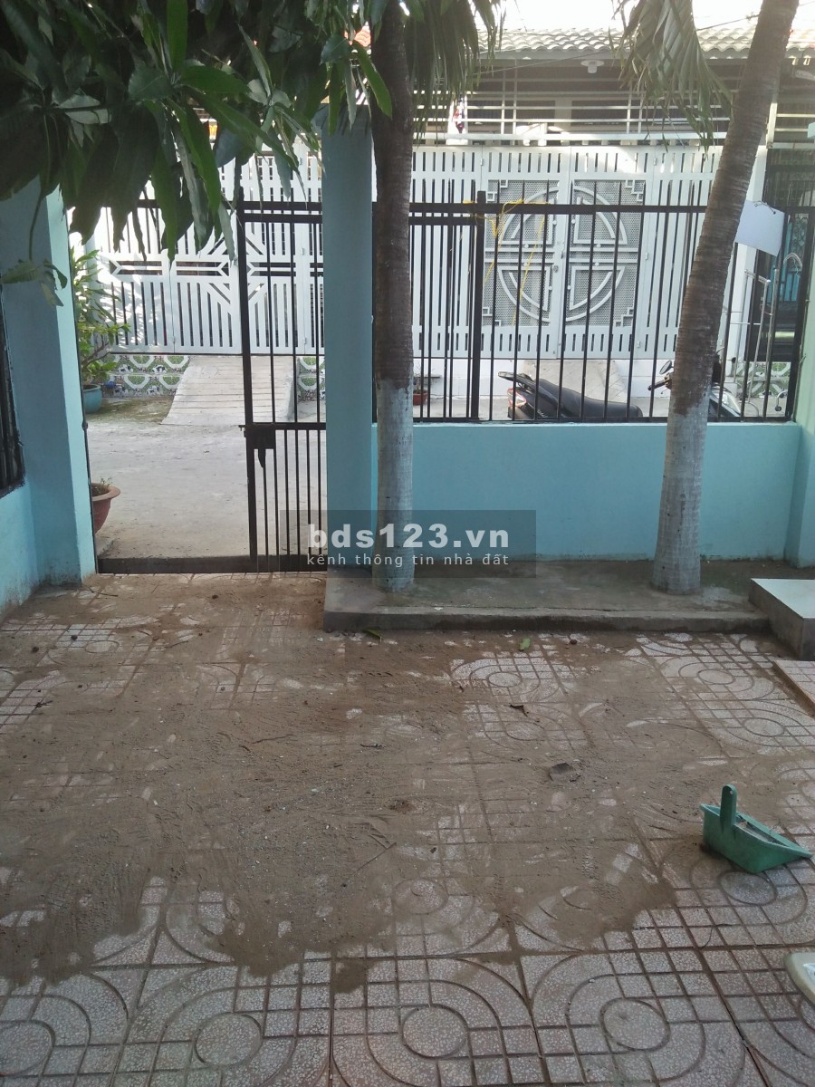 Tôi chính chủ cần bán nhà cấp 4, 72m2, 2 mặt tiền ở ấp 3 phước kiển, nhà bè đối diện đường trần thị Liền, khu làng đại học B.