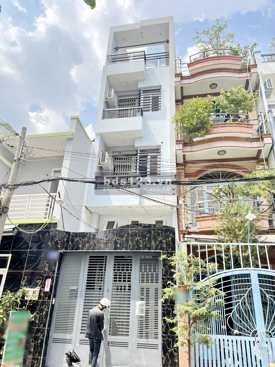Bán nhà đẹp 3 lầu mặt tiền đường Nguyễn Đức Ngữ Phường 4 Quận 8