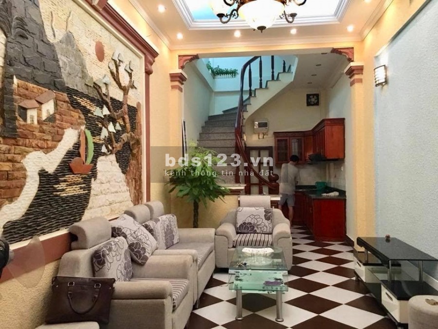 BÁN NHÀ QUAN NHÂN, DT 40M2, MT 5.3M, BA GÁC ĐỖ CỬA, NỞ HẬU, CHỈ 4.2 TỶ