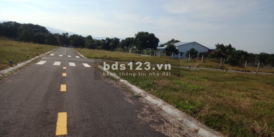 Đất nền full thổ cư ,gần đầm thủy triêu gần trung tâm huyện giá siêu rẻ,chiết khấu hấp dẫn