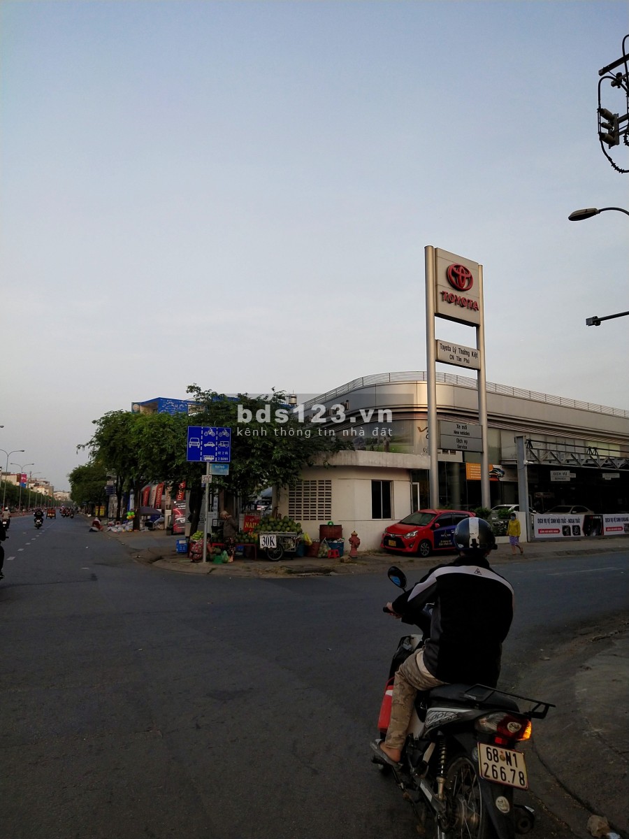 Sầm uất, ngang 6m, Bán nhà mặt tiền đường Lê Trọng Tấn, Quận Tân Phú, hơn 10 tỷ