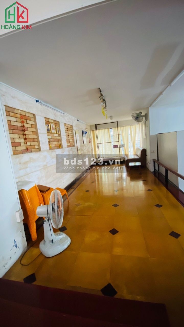 Cho thuê Biệt thự khu vip chuyên khu văn phòng công ty K300, Phường 12 Quận Tân Bình. - Diện tích 10x20m.