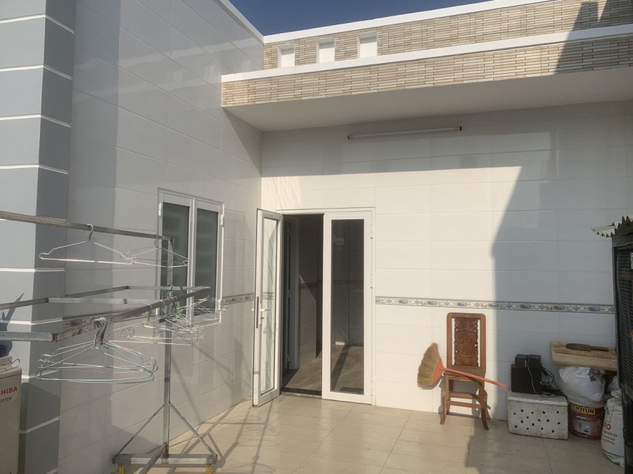 Nhà mới 1T1L chủ cần bán gấp P. Hố Nai dt 74m2 giá chỉ 2ty thương lượng.