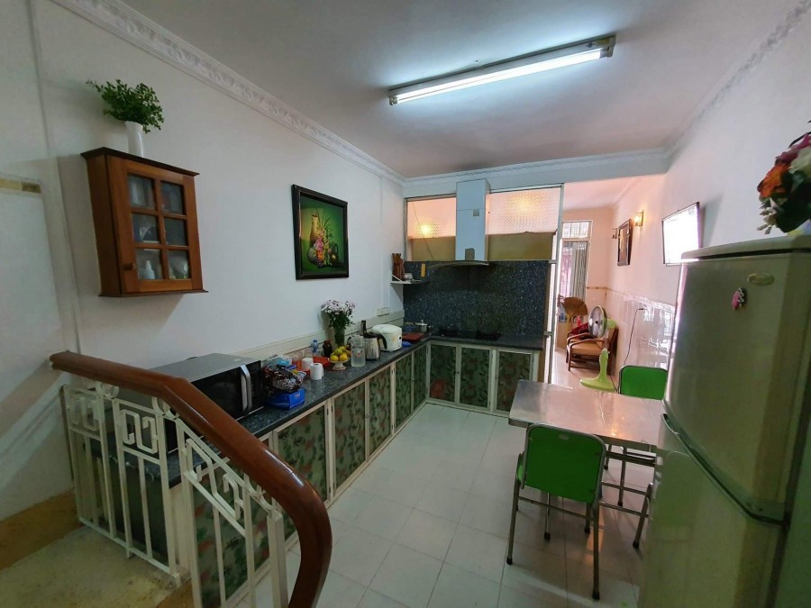 Bán Nhà Huỳnh Văn Bánh 42m2, phường14, Phú Nhuận, khu VIP hẻm xe tải. Chỉ 7tỷ5