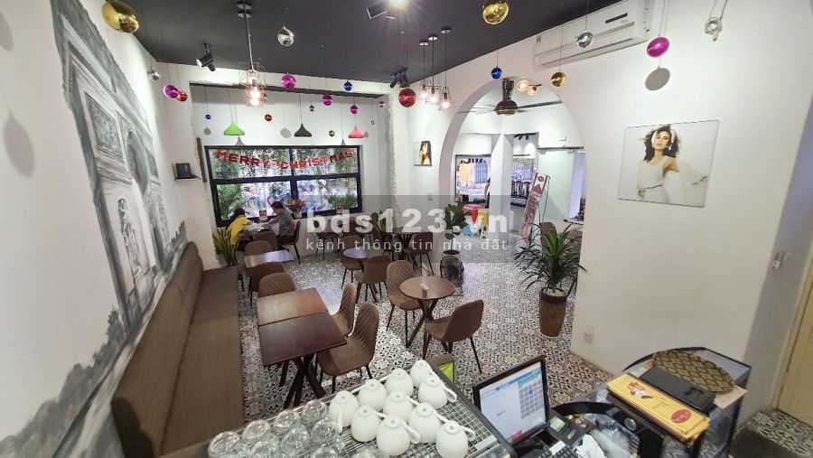 Sang quán cafe, trà sữa... Căn góc 2 mt vị trí trung tâm Quận 1