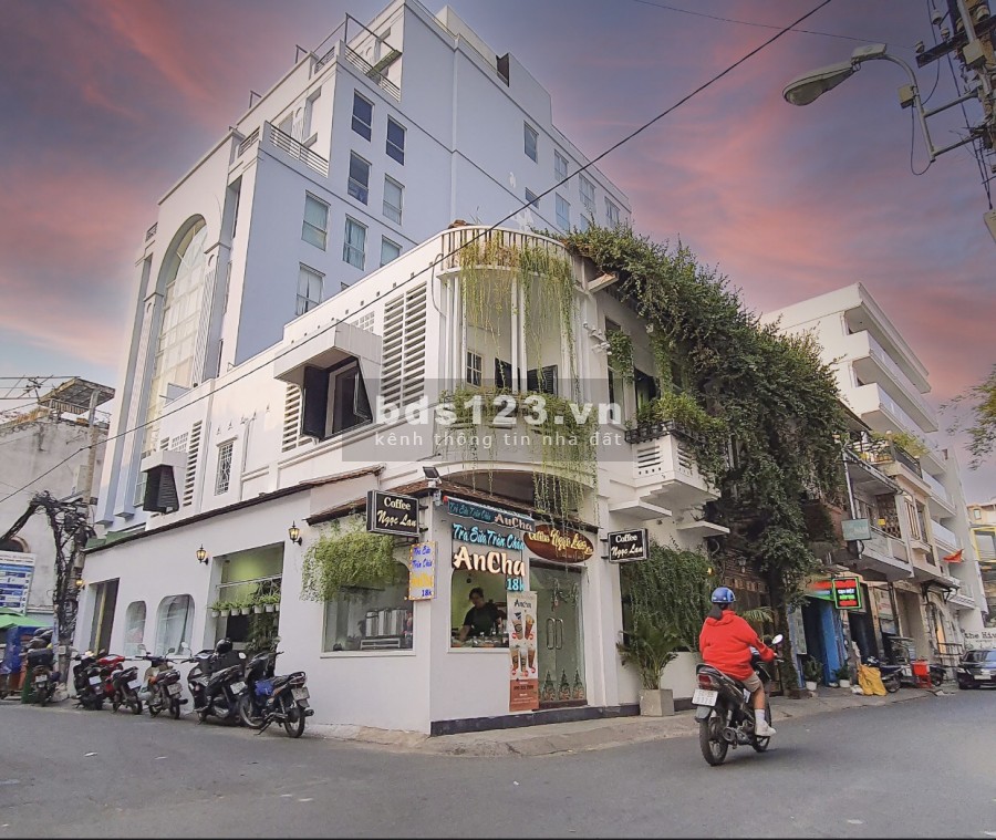 Sang quán cafe, trà sữa... Căn góc 2 mt vị trí trung tâm Quận 1