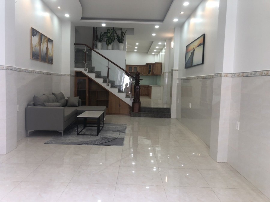 Chính chủ bán nhà hẻm 55 Nguyễn Phúc Chu. DT: 4x20m NH 5m nhà 3 lầu 6P