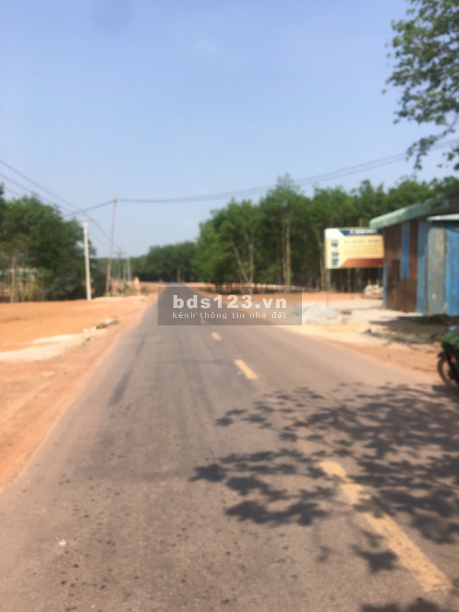 Kẹt tiền bán gấp đất gần trung tâm thành phố gần khu công nghiệp 300m2 kèm nhà giá 350tr