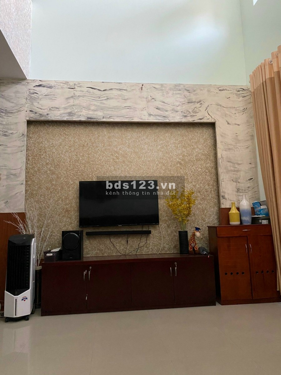 Vỡ nợ bán nhà mặt tiền 1 trệt 1 lầu, sân thượng, có sân ô tô, TT Thuận An, ngân hàng hổ trợ