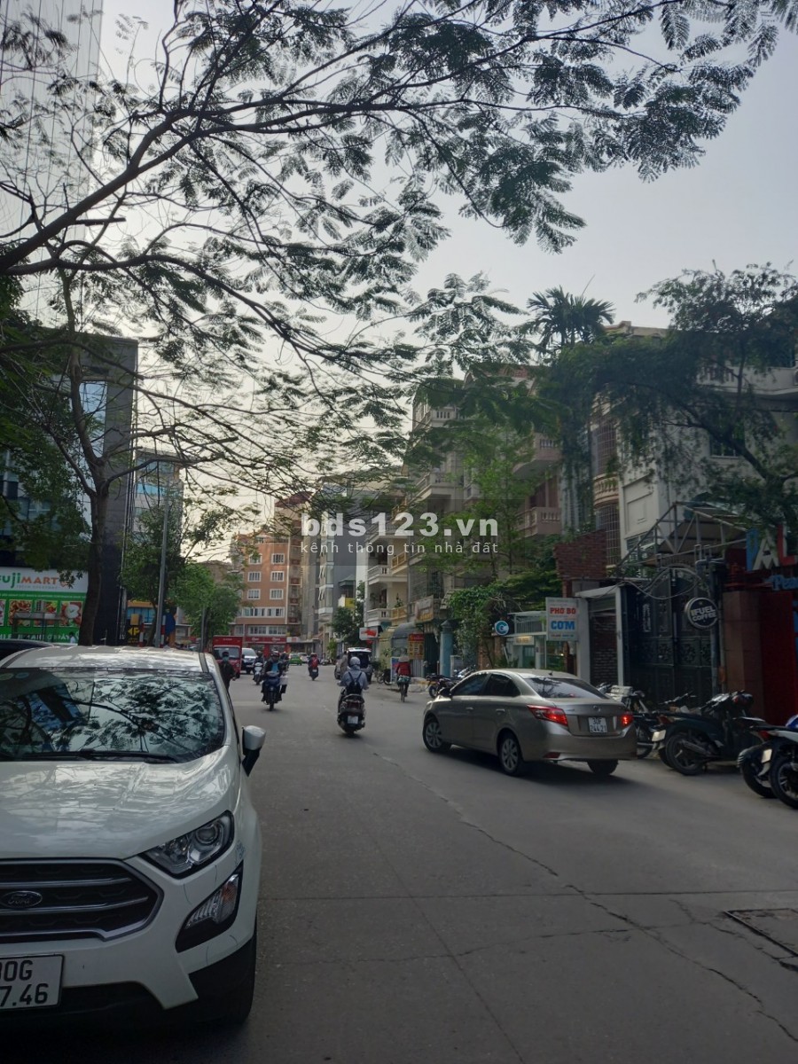NHÀ “CỰC HIẾM” HOÀNG CẦU 200M2, GIÁ “ NÉT” DÀNH CHO CÁC CỐP.