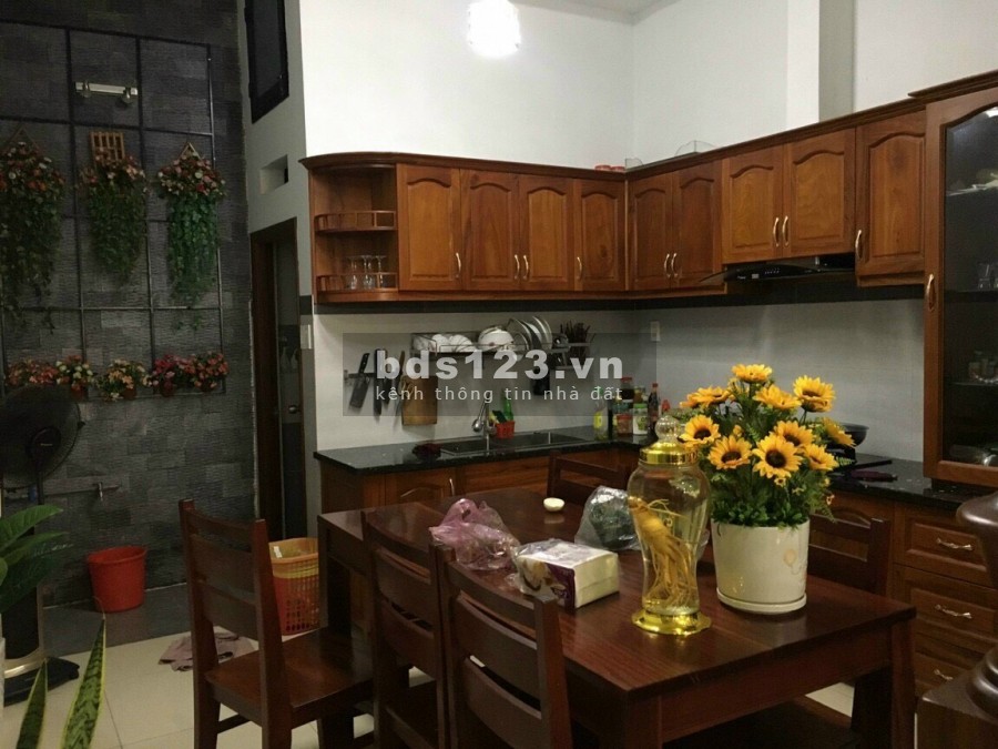 Bán nhà 4m đường Tô Hiến Thành, Q10, gần mặt tiền hẻm 163 DT 4.1x10m, nhà 2 lầu giá 4.2 tỷ