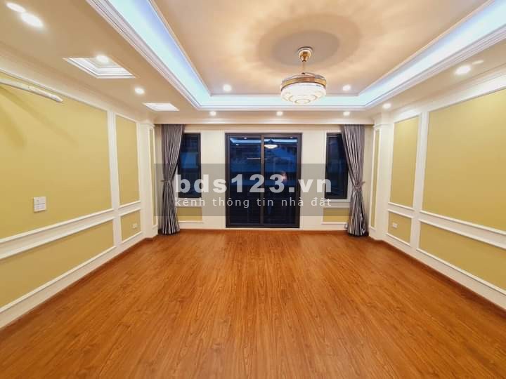 Mặt Ngõ Ô tô, Kinh Doanh, Gần Phố, Bán Nhà TT Q Cầu Giấy DT: 40m, Giá: 10.8 Tỷ. Hot!