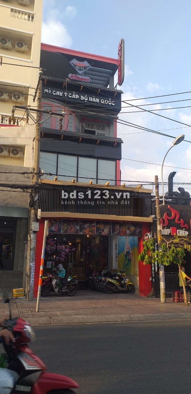 Hoa Lan, Phường 2 mt 4 x 18 thuận lợi kd đắc địa