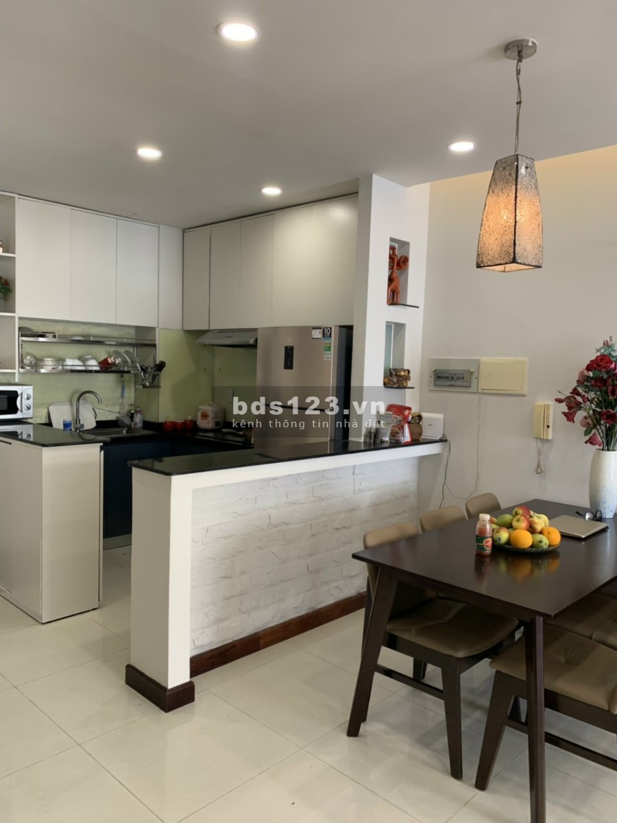 Bán gấp cc Sky Garden 2 Phú Mỹ Hưng 71m2, lầu 14