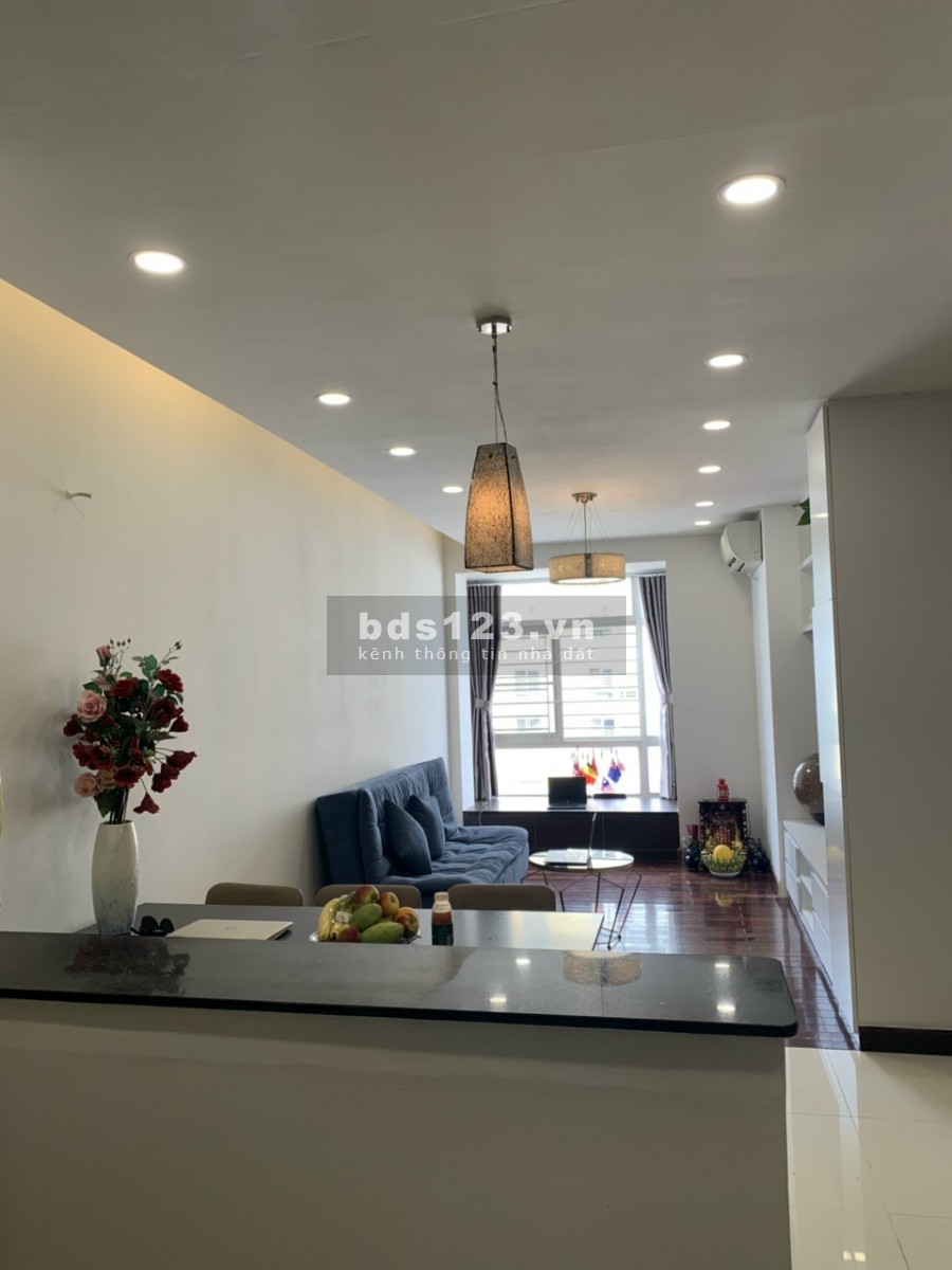 Bán gấp cc Sky Garden 2 Phú Mỹ Hưng 71m2, lầu 14