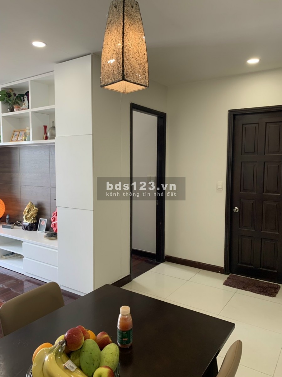 Bán gấp cc Sky Garden 2 Phú Mỹ Hưng 71m2, lầu 14