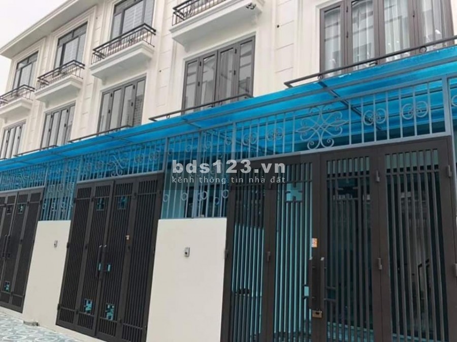 NHÀ AN ĐỒNG CÒN 2 CĂN DUY NHẤT SÂN CỔNG RIÊNG Ô TÔ ĐỖ TẬN CỬA CÁCH ĐƯỜNG MÁNG 100m