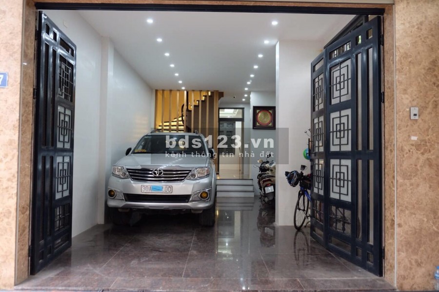Bán nhà đẹp PL ô tô tránh 4 tầng x 72m2 ngõ 102 Xuân La giá 14,5 tỷ. LH 0912442669