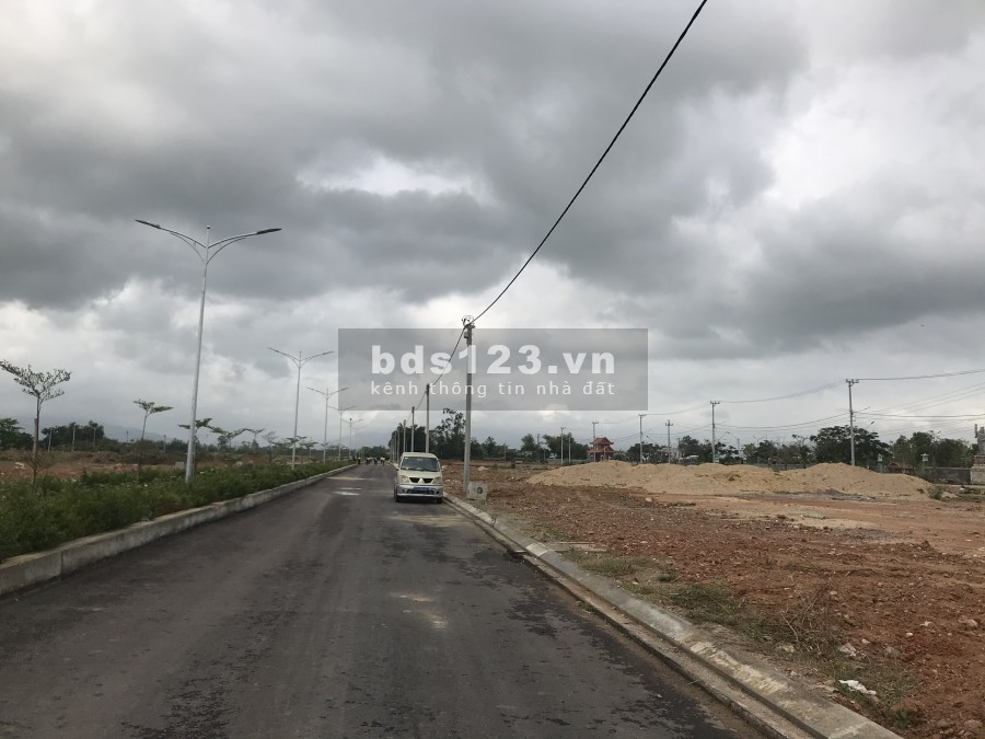 Cần bán nhanh 2 nền đất biệt thự mặt tiền QL1A, TX An Nhơn đã có sổ, giá chỉ 12tr/m2