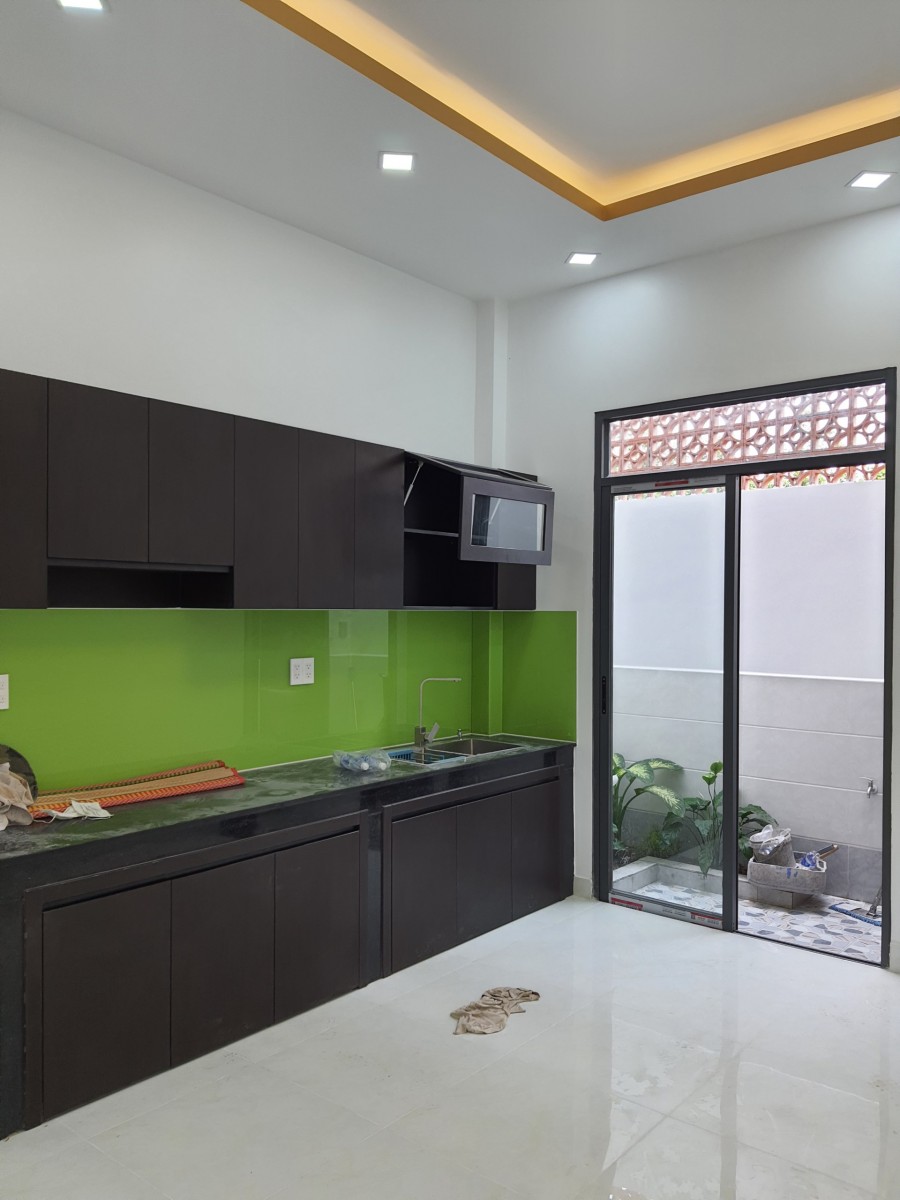 Bán NHÀ mới 100% kết cấu 1T+2L đúc 3 tấm mái bằng - 4,3 TỶ NỘI THẤT cơ bản đẹp