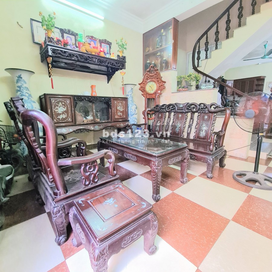 4 Tỉ 9 là Quá Rẻ Cho 1 Căn Nhà 81m2 , 4 tầng , Mt : 4,8m ở An Dương Vương