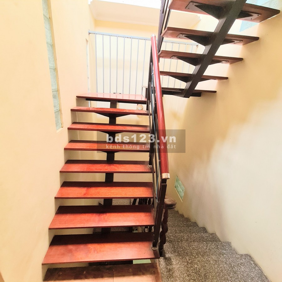 4 Tỉ 9 là Quá Rẻ Cho 1 Căn Nhà 81m2 , 4 tầng , Mt : 4,8m ở An Dương Vương