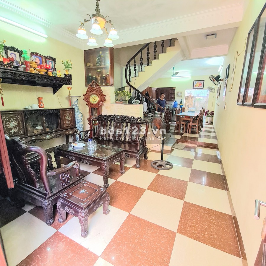 4 Tỉ 9 là Quá Rẻ Cho 1 Căn Nhà 81m2 , 4 tầng , Mt : 4,8m ở An Dương Vương