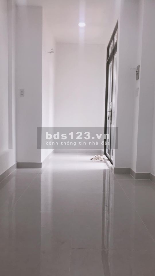 BÁN NHÀ NGAY CHỢ HOÀ HƯNG QUẬN 10 - 2TY3- NHÀ MỚI XÂY XONG ĐẸP KIÊN CỐ
