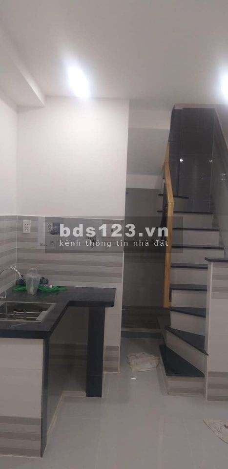 BÁN NHÀ NGAY CHỢ HOÀ HƯNG QUẬN 10 - 2TY3- NHÀ MỚI XÂY XONG ĐẸP KIÊN CỐ