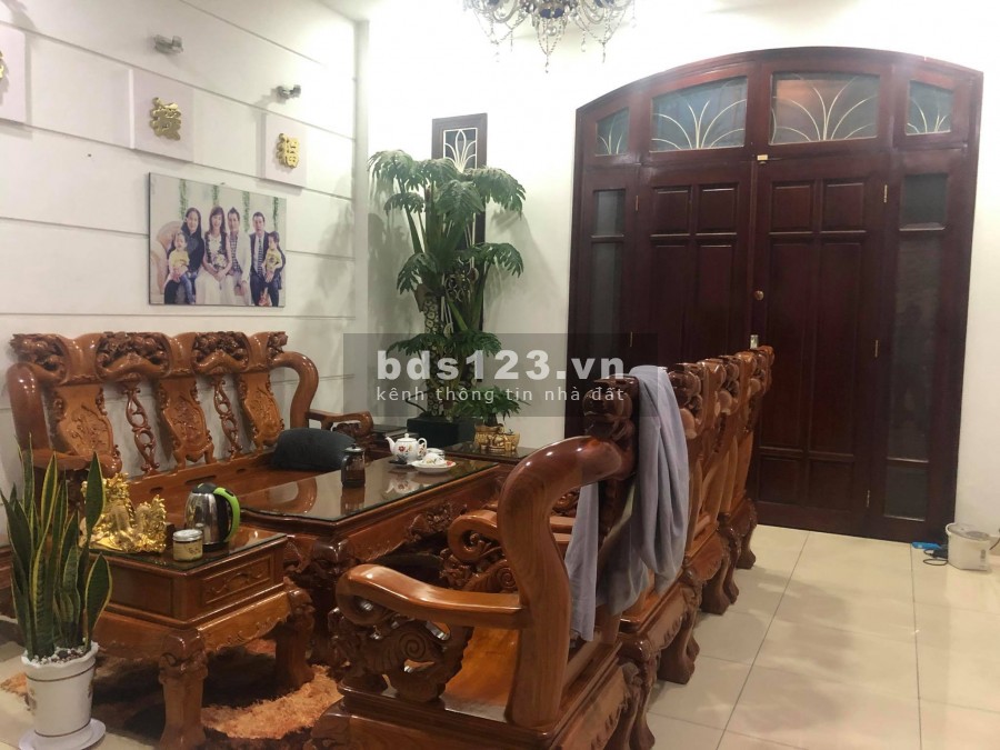 GẤP !! BIỆT THỰ Sát Quận 1, 4 tầng HXT dt 8x16, giá 25 tỷ TL. LH: 0879.193.102