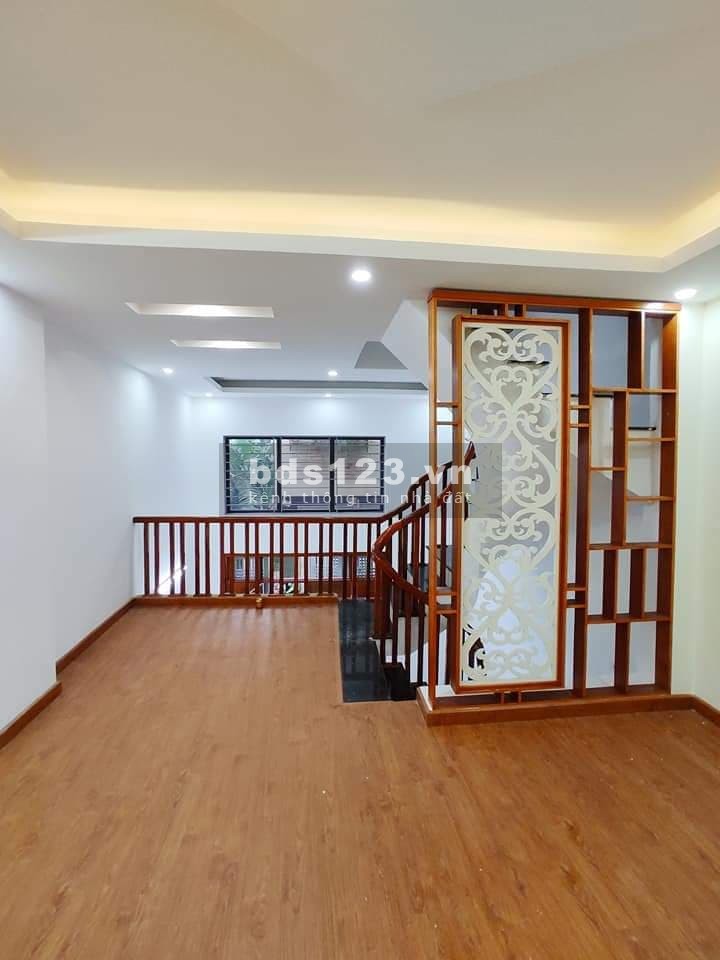LONG BIÊN QUẬN MẶT NGÕ THÔNG Ô TÔ TRÁNH SỔ HOA HẬU MỚI Ở LUÔN