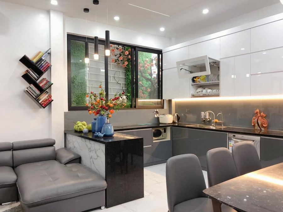 PHÂN LÔ THANG MÁY Ô TÔ TRÁNH VỈA HÈ NỘI THẤT XỊN KINH DOANH NHÀ CỰC ĐẸP Đặng Thùy Trâm 60m2