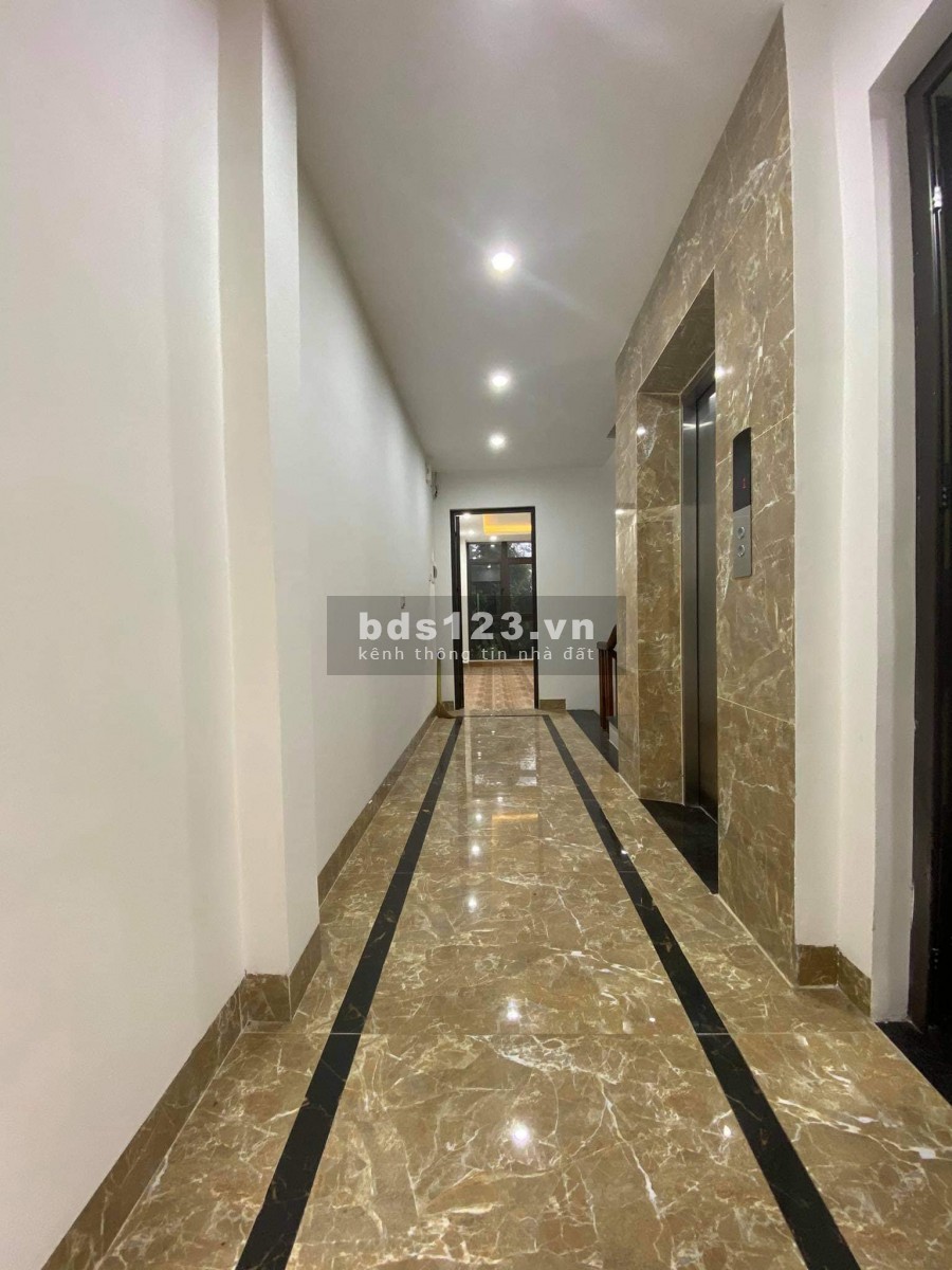 VỈA HÈ Ô TÔ TRÁNH THANG MÁY KINH DOANH - NHÀ CẦU GIẤY 72M 6T 12 TỶ
