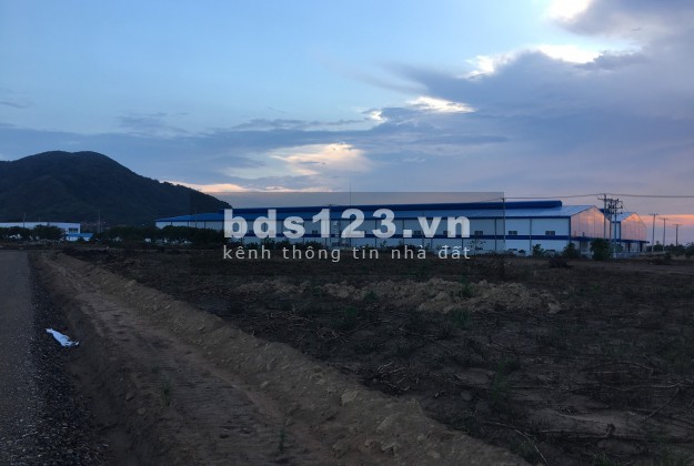 Sang nhượng gấp đất sản xuất giầy Hưng Yên