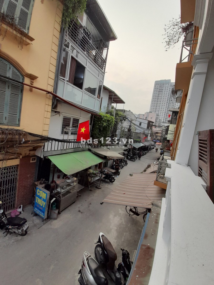 Quận Đống Đa, NHÀ 3 tầng 30m NGÕ Ô TÔ.
