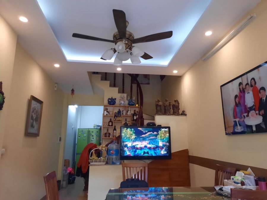 Cần bán gấp nhà Ngõ 110 Nguyễn Chí Thanh, rộng 37m2, MT4m, Giá 3,7 tỷ