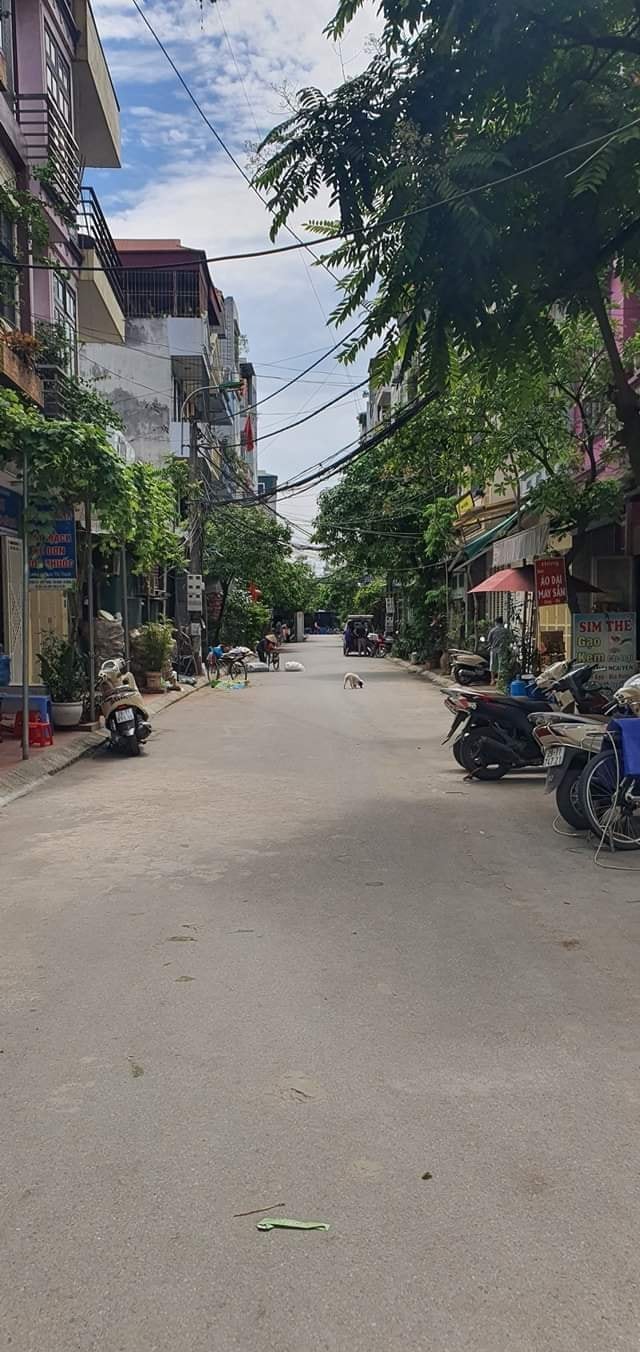 Nhỉnh 3 Tỷ, Chiến Thắng, Hà Đông, 40m2, Kinh Doanh, Vỉa Hè, Phân Lô, Oto Tránh.