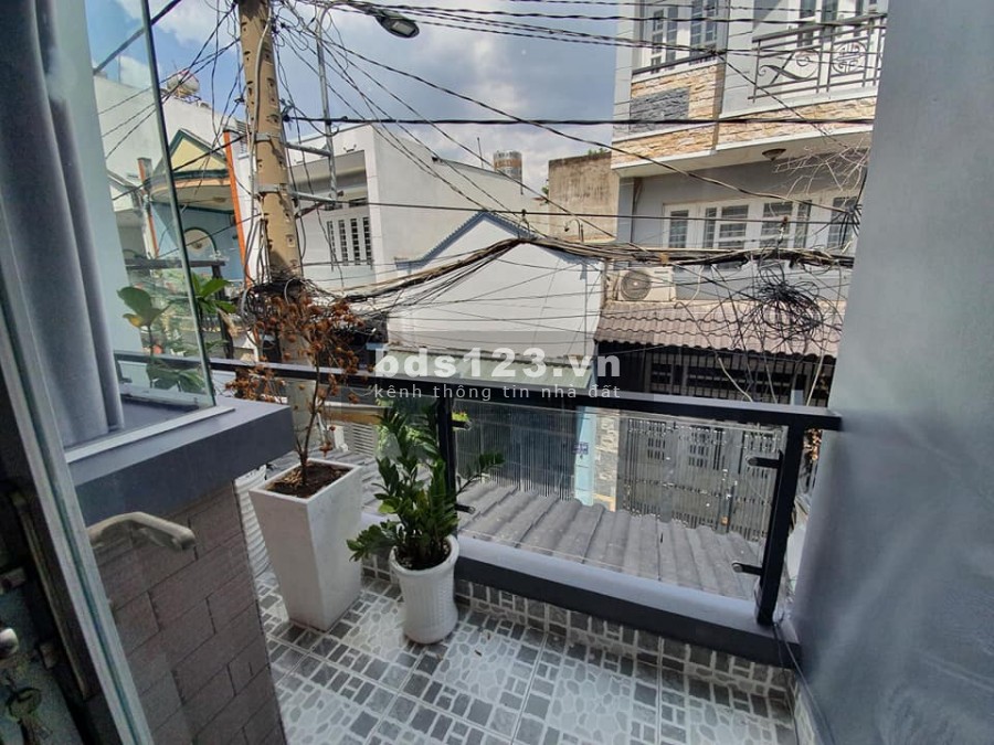 Nhà đẹp chỉ dưới 5 tỉ. Phạm Văn Chiêu Gò Vấp. 4 tầng. 48m2. Xe hơi vào nhà hẻm 5 m. 4.8 tỷ.