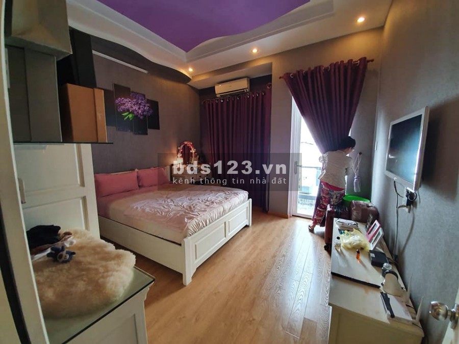 Nhà đẹp chỉ dưới 5 tỉ. Phạm Văn Chiêu Gò Vấp. 4 tầng. 48m2. Xe hơi vào nhà hẻm 5 m. 4.8 tỷ.