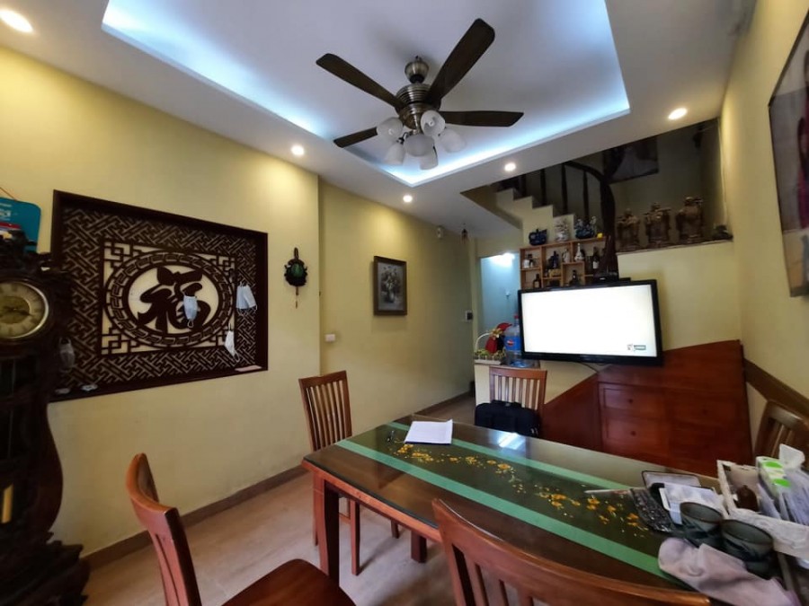 Cần bán gấp nhà Ngõ 110 Nguyễn Chí Thanh, rộng 37m2, MT4m, Giá 3,7 tỷ