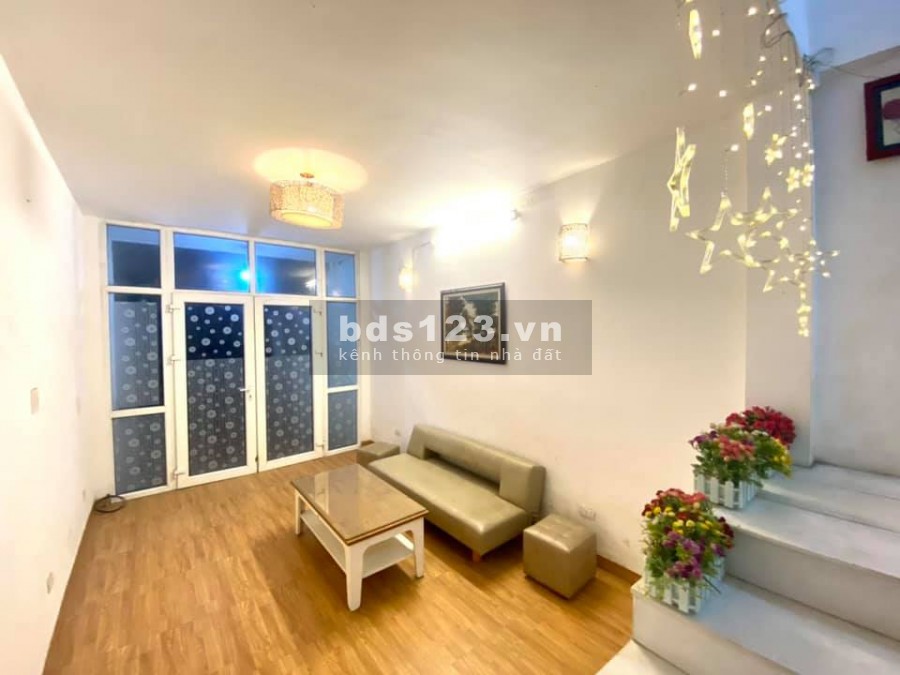 Chủ bán gấp nhà Lý Sơn,Long Biên 74m2, phân lô đẹp, chỉ 5.85 tỷ,về ở luôn.