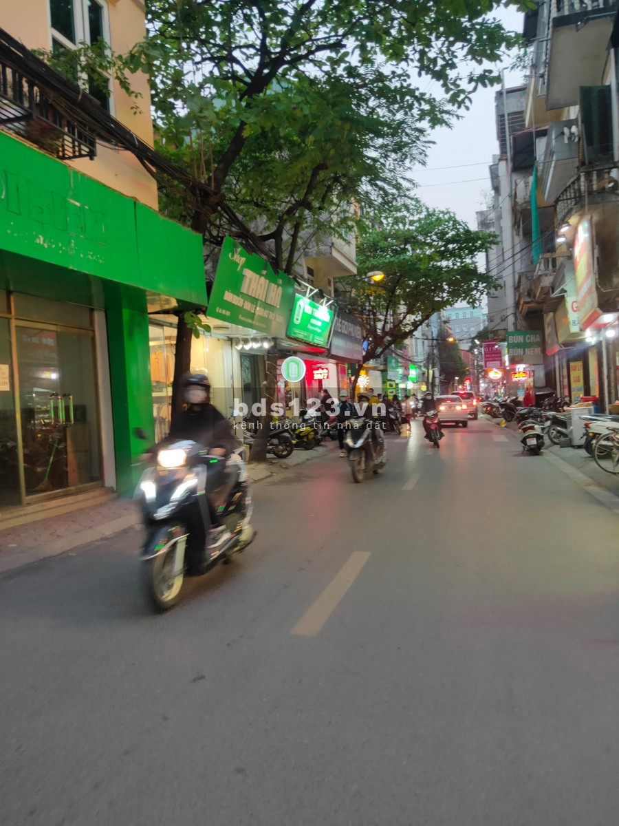 VỈA HÈ Ô TÔ TRÁNH THANG MÁY KINH DOANH - NHÀ CẦU GIẤY 72M 6T 12 TỶ