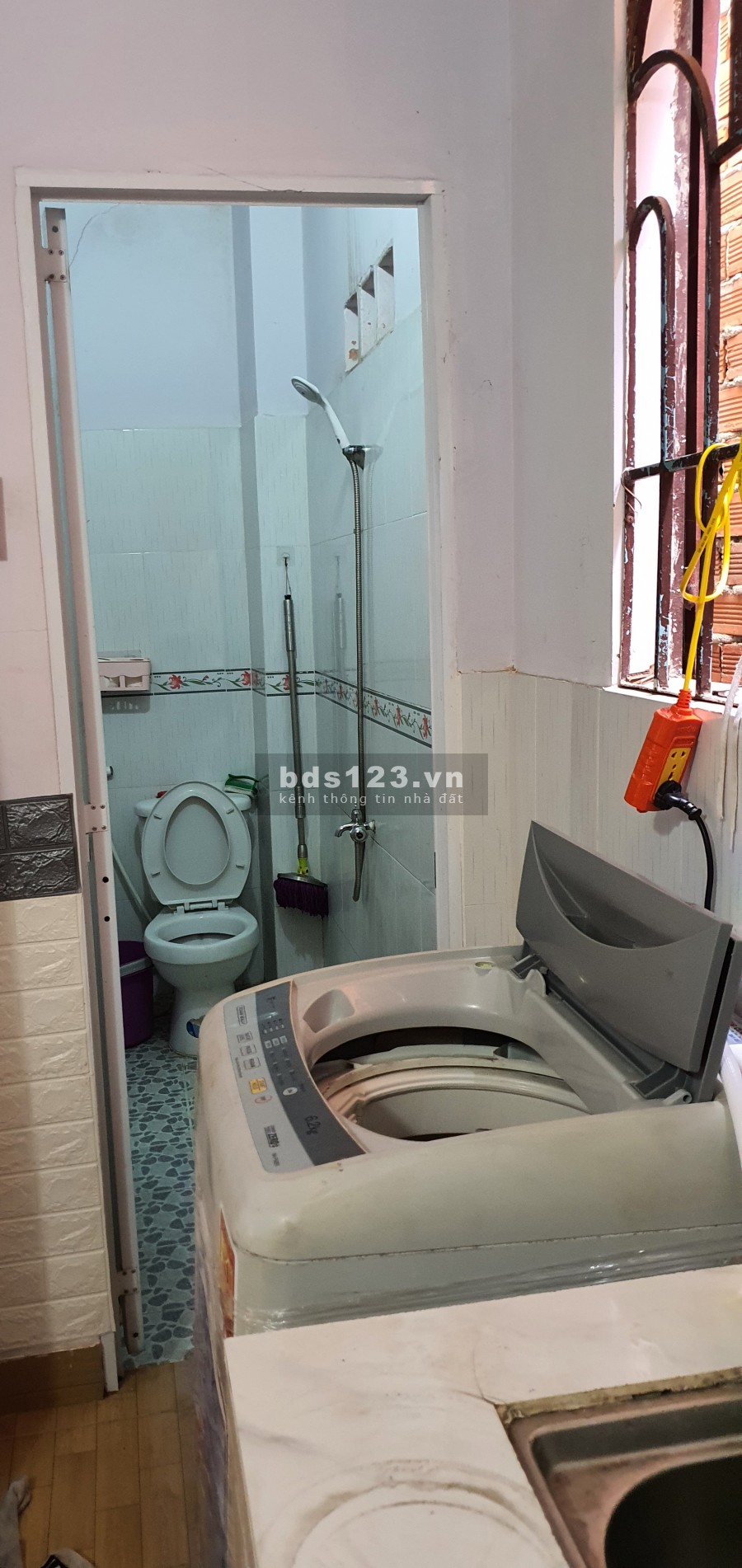 Cho hộ gia đình hoặc nữ thuê tầng trệt (2pn, 1wc, 1pk, 1pb, sân) nội thất đầy đủ