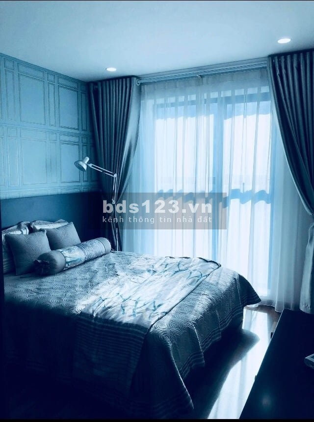 Gia đình tôi bán gấp căn hộ 2PN 78m, ở Goldmark city, giá 2.35 tỷ bao phí, full nt.